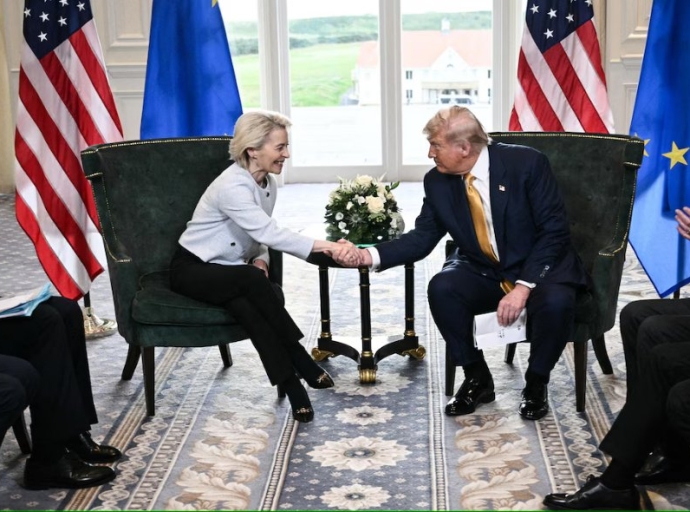 Trump Arrodilla Comunismo Europeo 